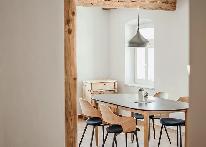 Frau Kunni - Café Und Appartement