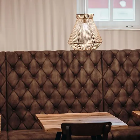 Frau Kunni - Cafe Und Appartement Kasberg