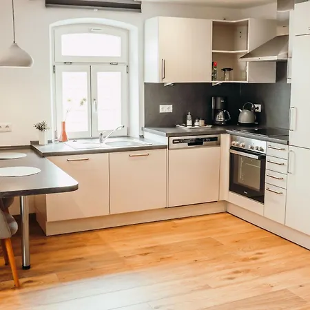 Frau Kunni - Cafe Und Apartment
