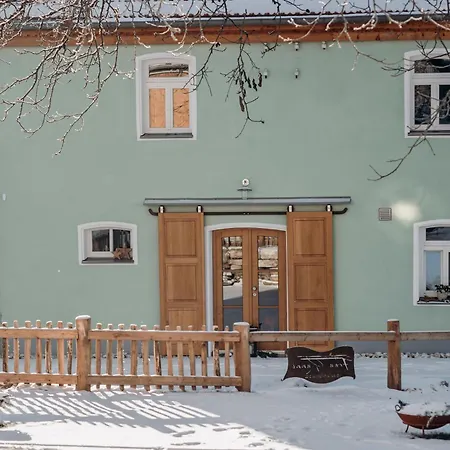 Frau Kunni - Cafe Und Apartment Basberg