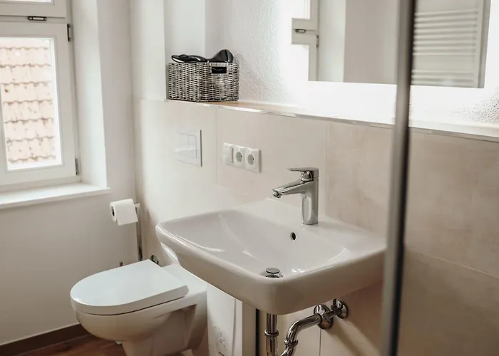 Frau Kunni - Café Und Apartamento